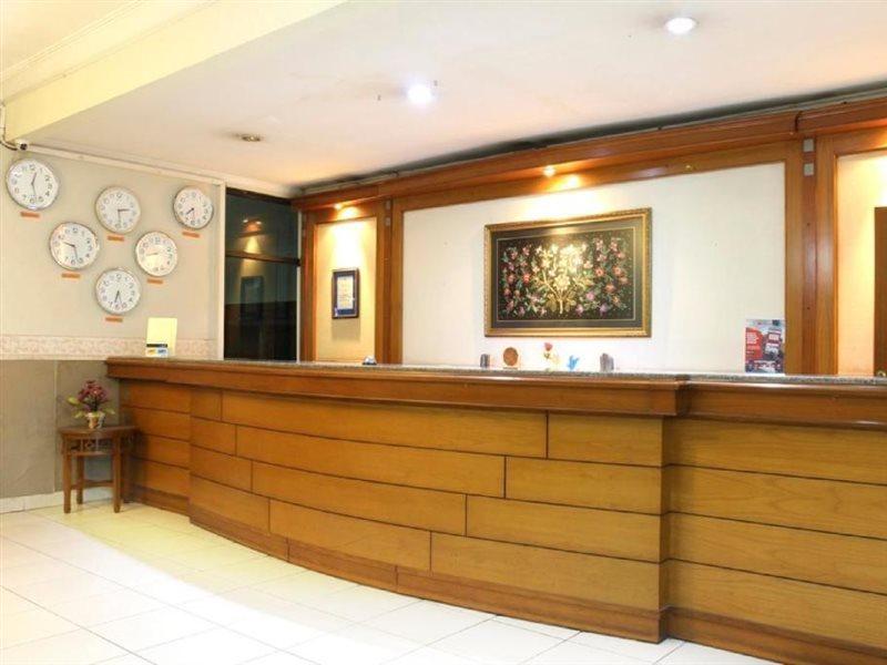 Hotel Reddoorz @ Surapati Bandung Exteriér fotografie