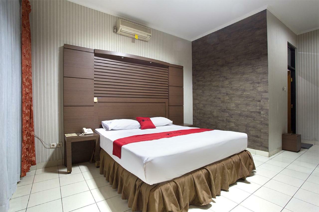 Hotel Reddoorz @ Surapati Bandung Exteriér fotografie